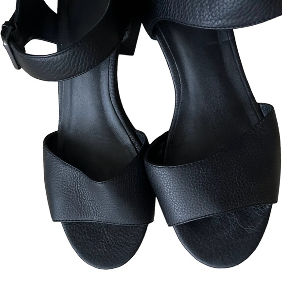 Eileen Fisher Black Pebbled Leather Sandals Heels Ankle Strap Womens Size 9 - Picture 6 of 9